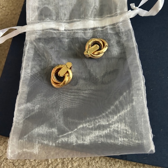 Italian Interlocking Hoop Earrings - Picture 4 of 4